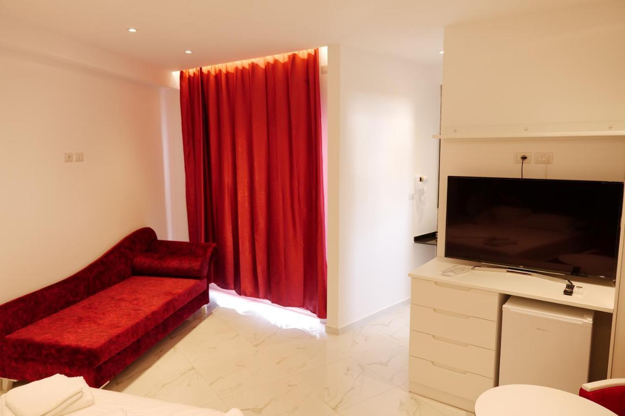 Lumi Hotel Sarandë Exterior foto