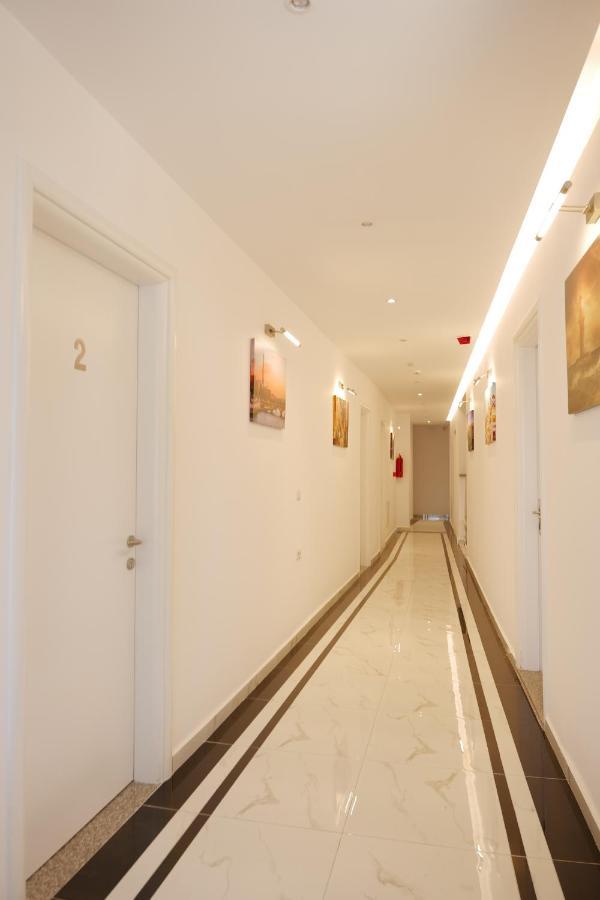Lumi Hotel Sarandë Exterior foto